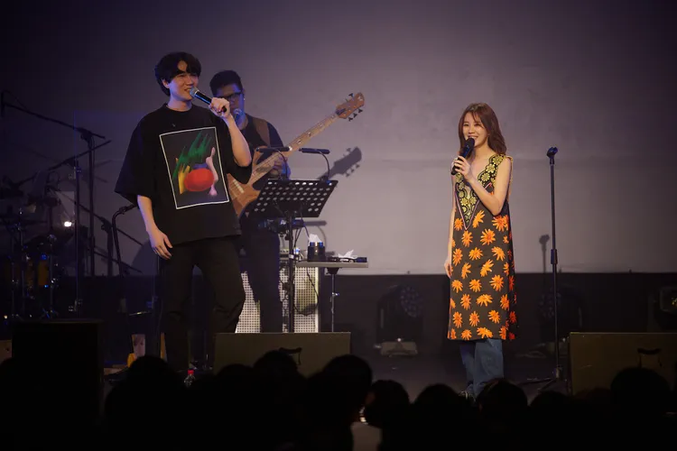 宇宙人小玉(左)擔任白安演唱會嘉賓。