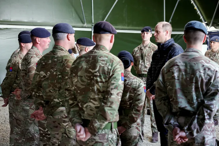 英國威爾斯親王威廉王子親自走訪位於波蘭與烏克蘭邊界的軍事基地。路透社