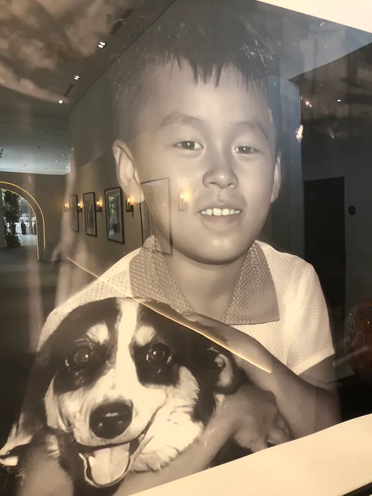 龍巖集團特將李世聰幼時照片放置在會場內。高鈞麟攝