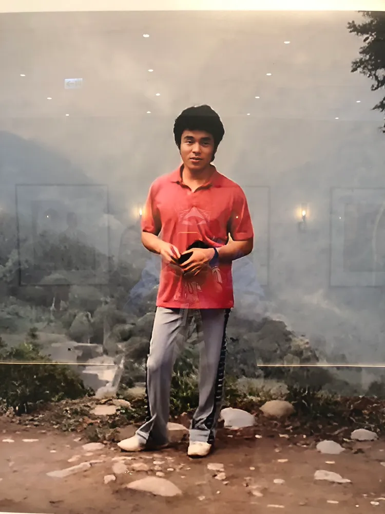 李世聰年輕時樣貌青澀靦腆。高鈞麟攝