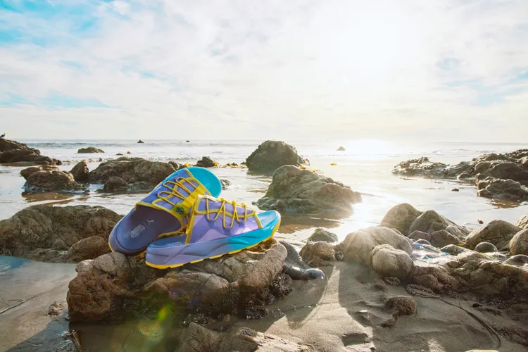 RS-Slide厚底涼拖鞋，2480元。品牌提供