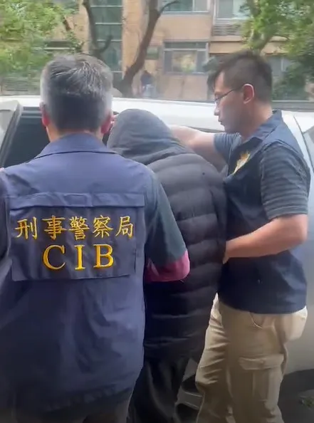 警方循線在桃園中壢逮捕游姓嫌犯。讀者提供