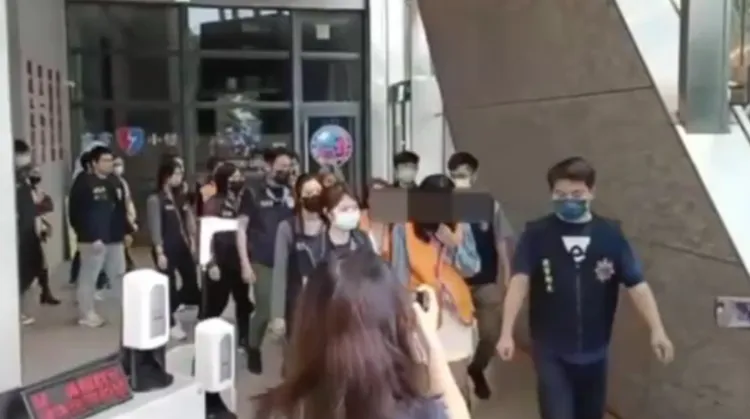 警方依法將多人送辦。翻攝畫面