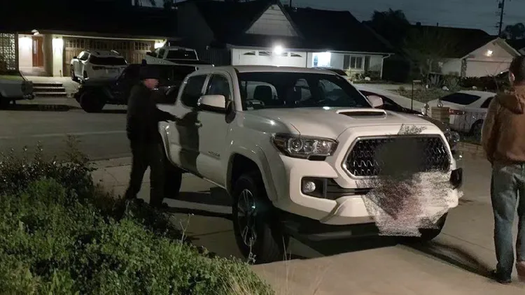 孫海英開車到王鵬住處。翻攝自微博