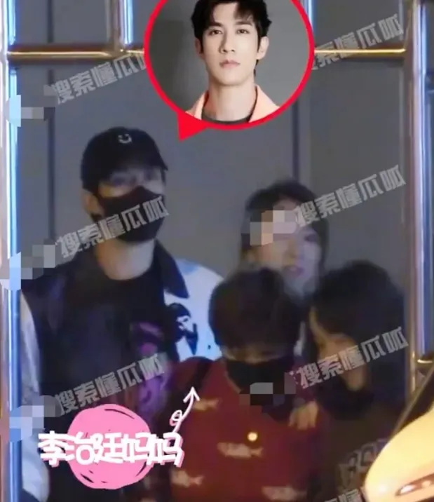 李治廷之前被中國狗仔拍到帶著一位美女和媽媽吃飯，他今天澄清女方是老婆的閨蜜。翻攝懂瓜呱快手