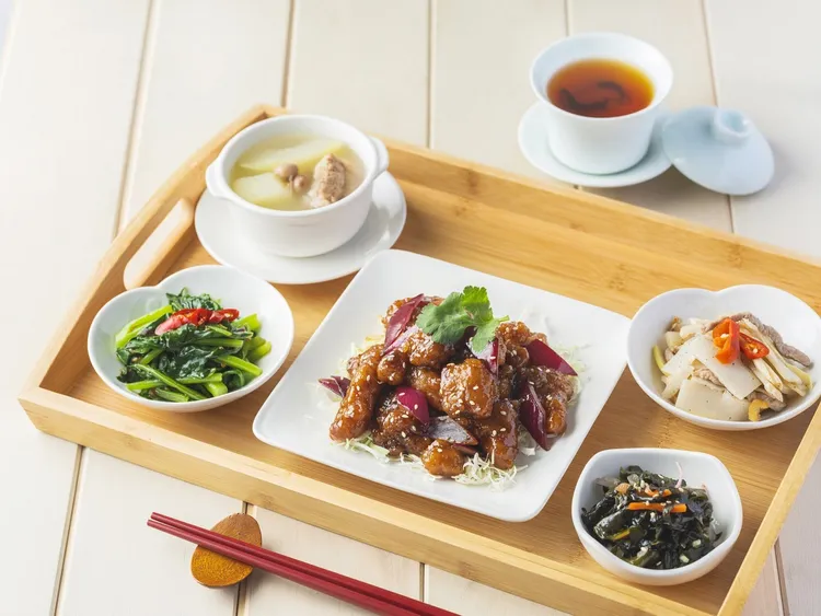 使用中國四大名醋的「鎮江糖醋肉套餐」。業者提供