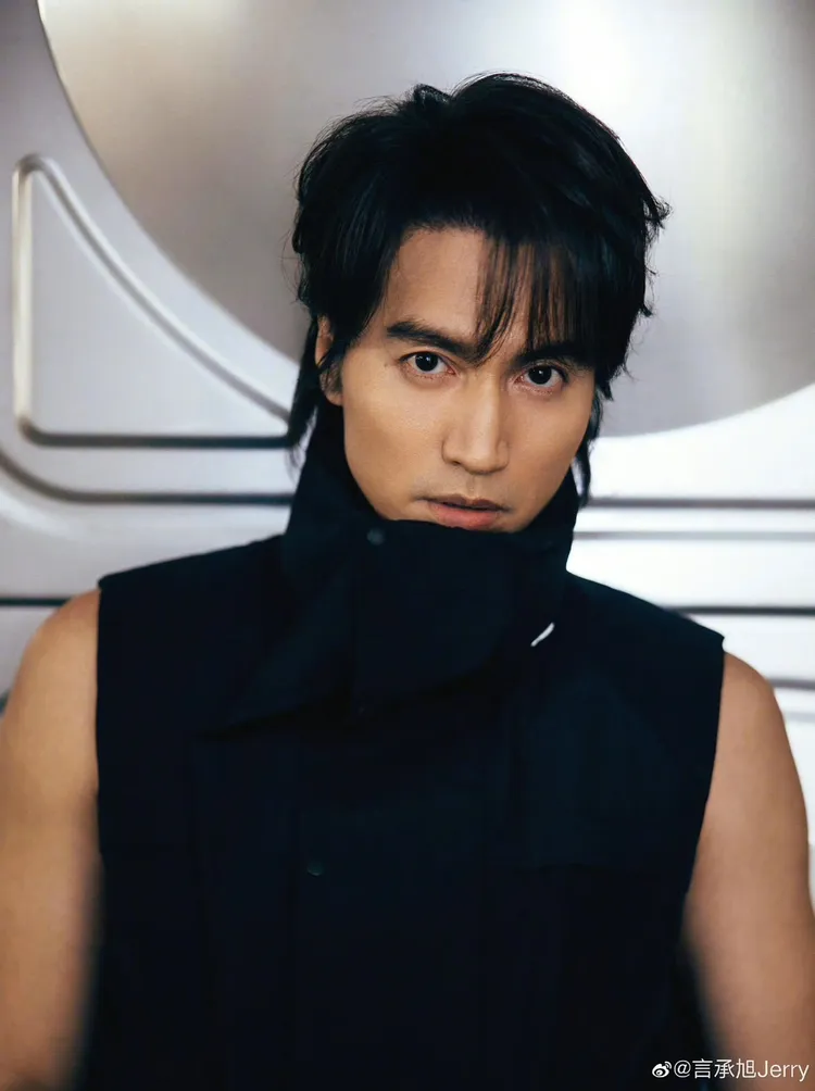 言承旭很喜歡「再不瘋狂就老了」這句話。翻攝言承旭微博