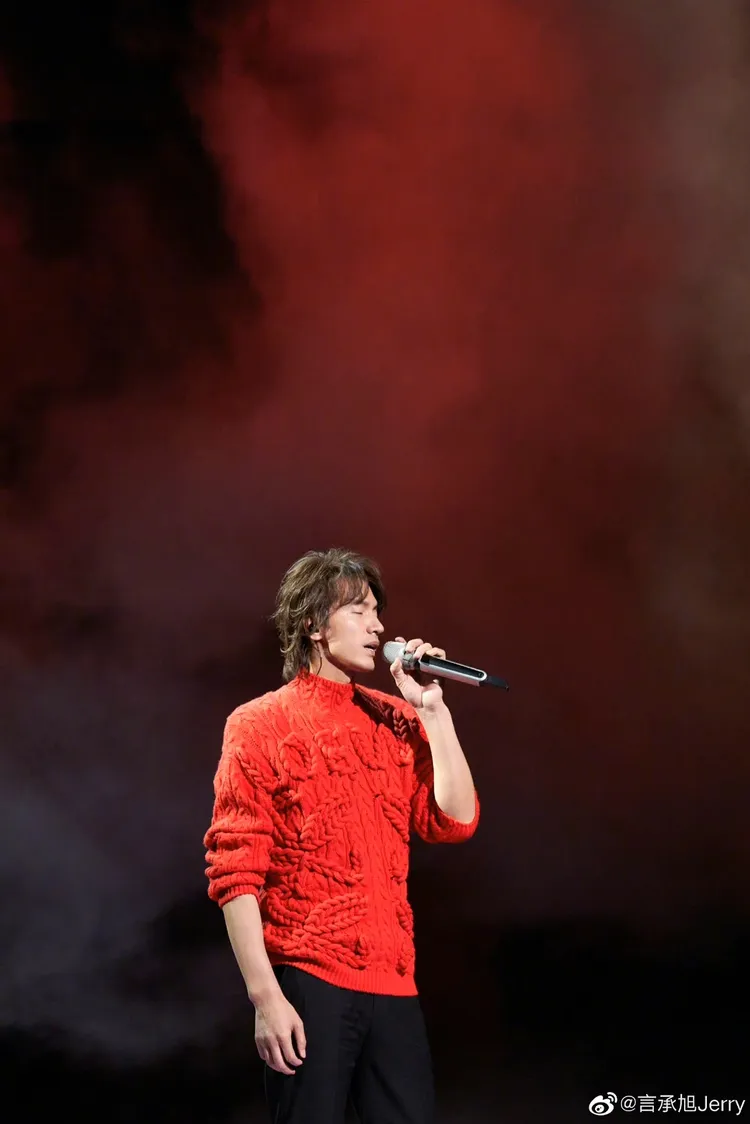 言承旭跨出舒適圈加入《披荊斬棘的哥哥》再創事業高峰。翻攝言承旭微博