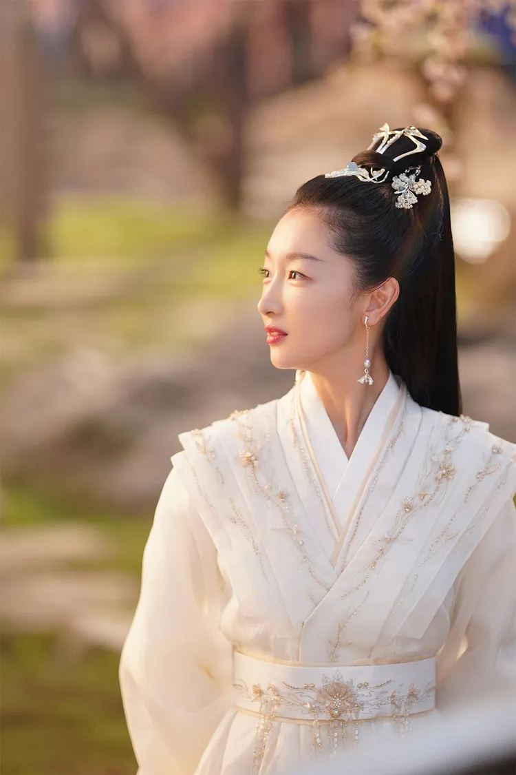 《千古玦塵》是周冬雨首部仙俠劇。中天娛樂台提供