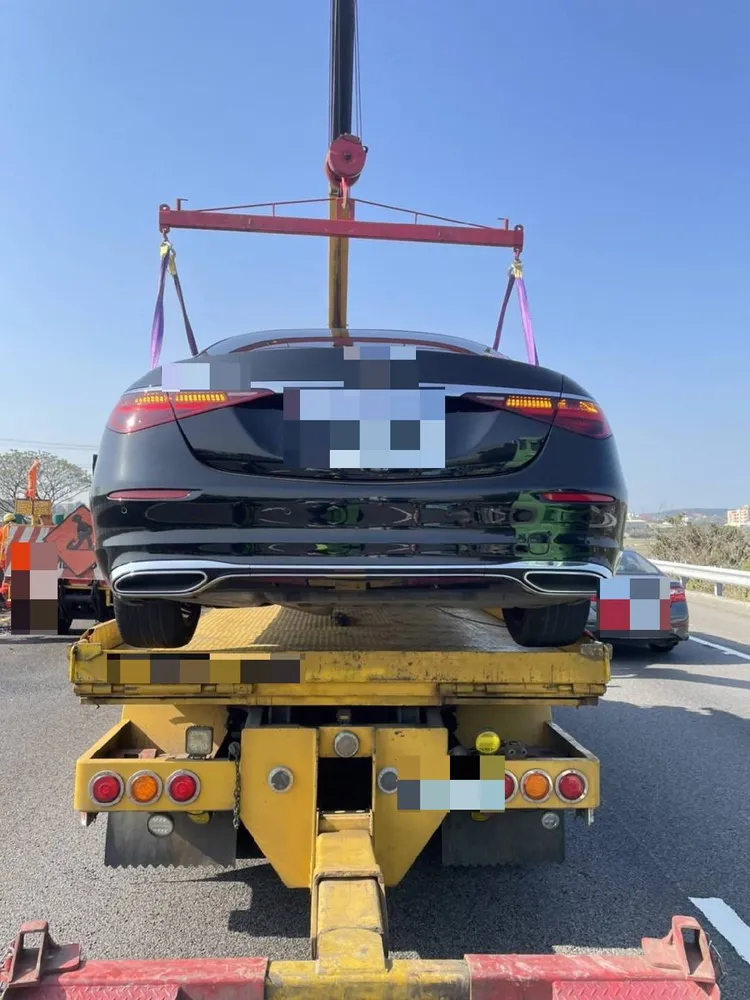 肇事的賓士S350。民眾提供