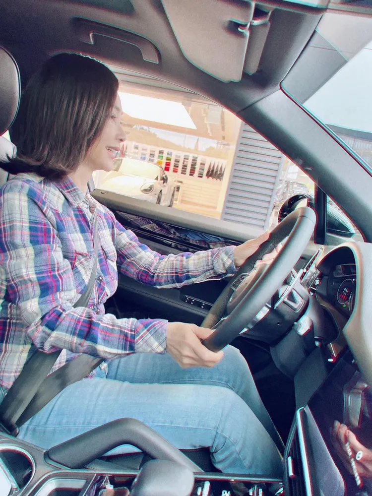 陳美鳳去年11月在IG分享牽新車喜悅。翻攝陳美鳳IG