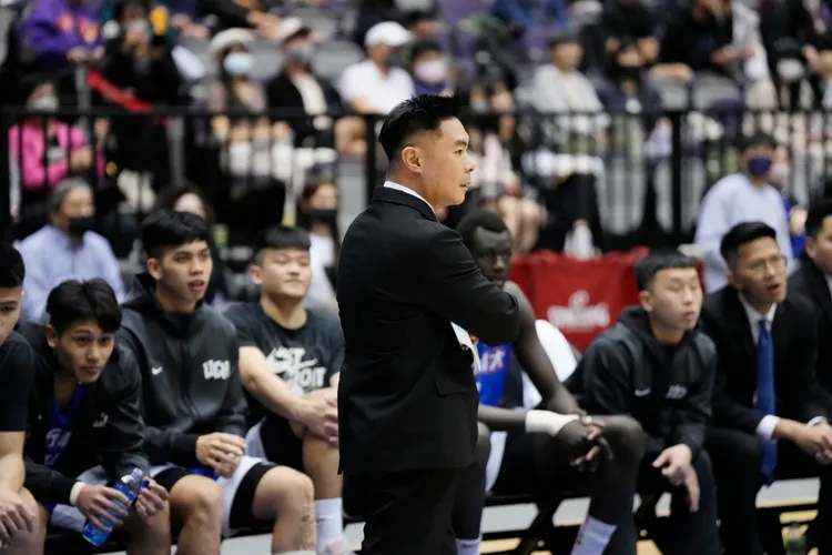 健行總教練劉孟竹率領球隊第5度打進UBA冠軍賽。大專體總