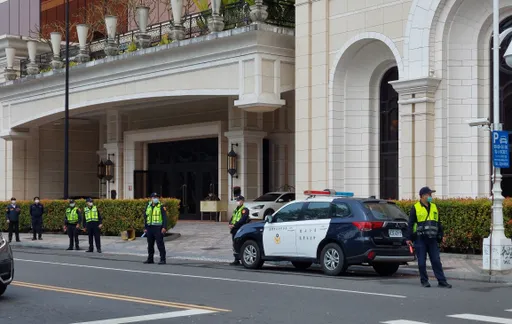 高雄警軟硬兼施擴大臨檢　餐廳忍痛！退單竹聯幫百桌春酒