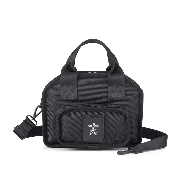 叛逆六角手提包XS款3950元、S款4450元。品牌提供