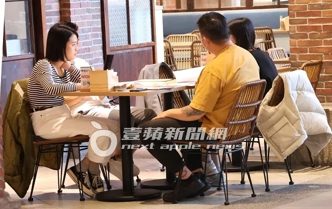 2女長相眉清目秀，頭髮1長1短，短髮妹更是媲美電影圈緋聞發電機小王淨。特勤中心攝