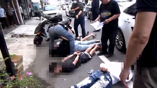 當街開4槍幫人出頭!恆春警當街壓制 2男逞兇鬥狠的下場曝光