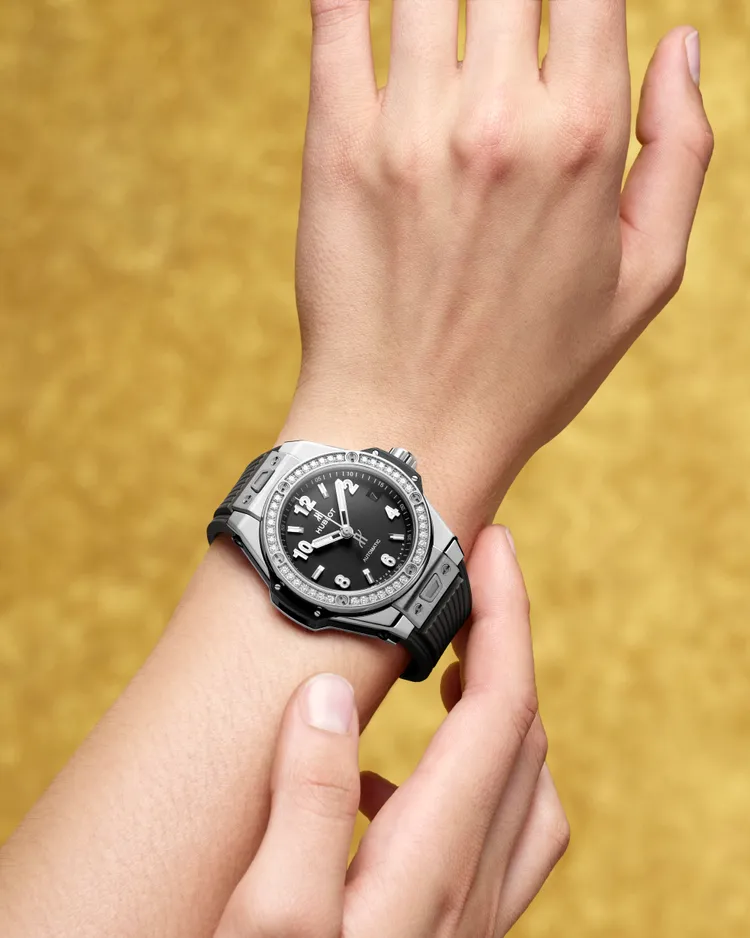 Big Bang One Click精鋼自動上鍊鑽錶，42萬2000元。品牌提供