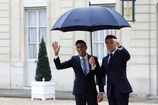 共撐一支小雨傘！蘇納克會馬克宏　「是時候重啟英法關係了」