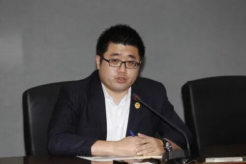 林鶴明是總統府前發言人，曾有民進黨軍師稱號。