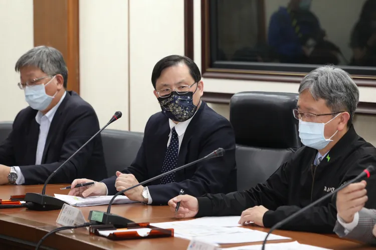 經濟部次長林全能公布新電價。鄭孟晃攝