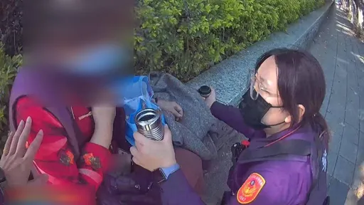 暖警保母！失智老婦從桃園迷途到台北　警帶回派出所協助送醫