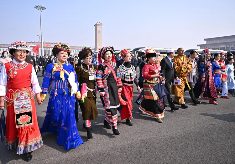 與會的全國政協委員。新華社