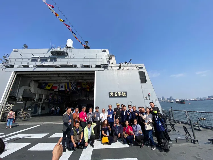 海軍112年敦睦遠航訓練今起起至27日執行國內環島航訓任務，並開放民眾登艦參觀。讀者提供