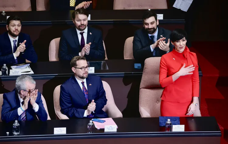 艾達莫娃訪團今早到立院議場參訪。林林攝