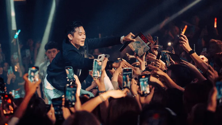 高爾宣紅到香港。龍大謝音樂提供