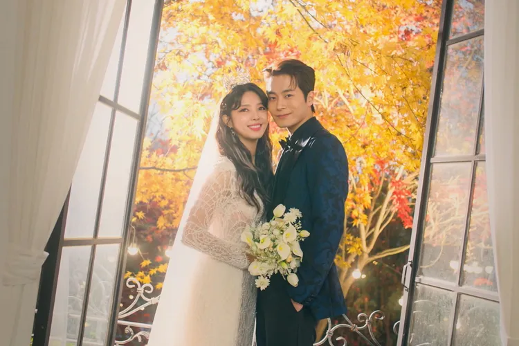 嚴賢璟（左）在《第二任丈夫》與車瑞元再度合作。中天娛樂台提供