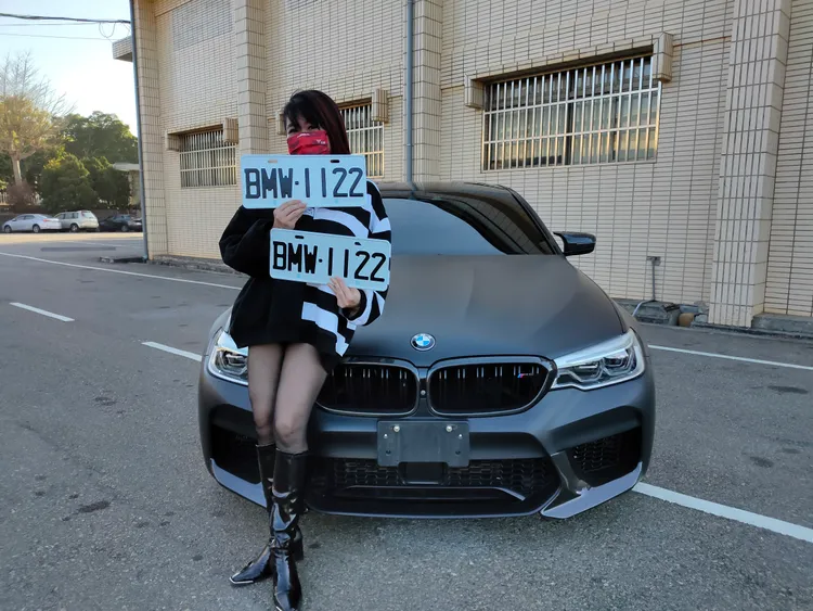 BMW字軌車牌，將掀起準保買車主搶標。臺中區監理所提供