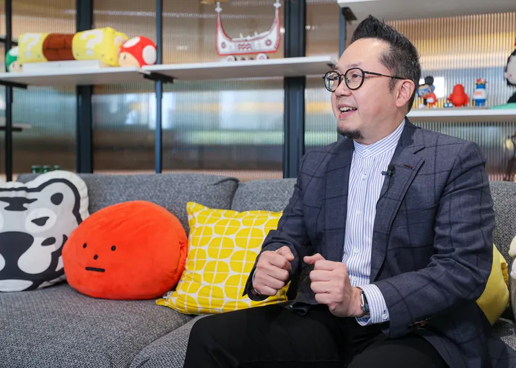 日本藝術家奈良美智「跟著朦朧潮濕的一天去旅行」10年巡展計畫將於4月啟動，文總祕書長李厚慶透露，10年期間，奈良美智秉持創作初衷，希望讓作品「朦朧潮濕的一天」能被更多人看見，以不收門票為原則展出。中央社