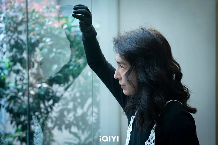 楊謹華為了扮演好理髮師的角色接受美髮訓練。愛奇藝國際站提供