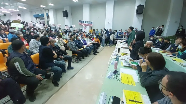 3月5日召開說明會，居民砲聲隆隆。資料畫面