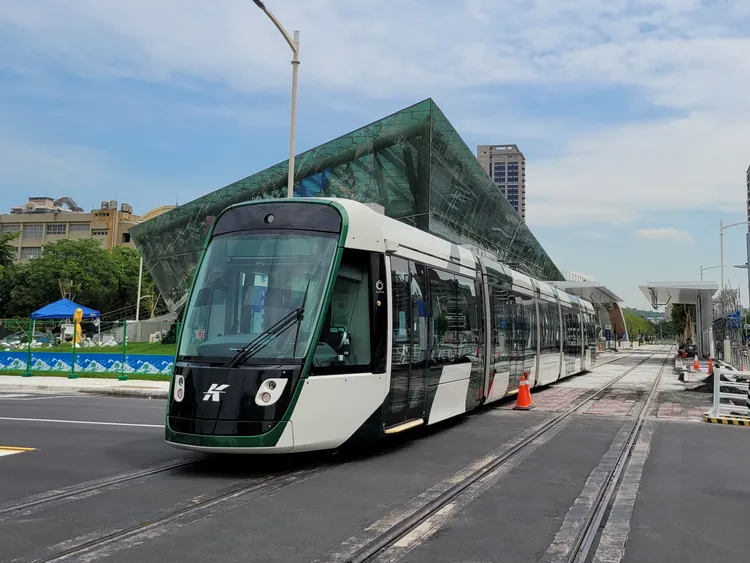 市府呼籲民眾春假進入高雄市區可以多搭乘大眾運輸工具。 高市府提供