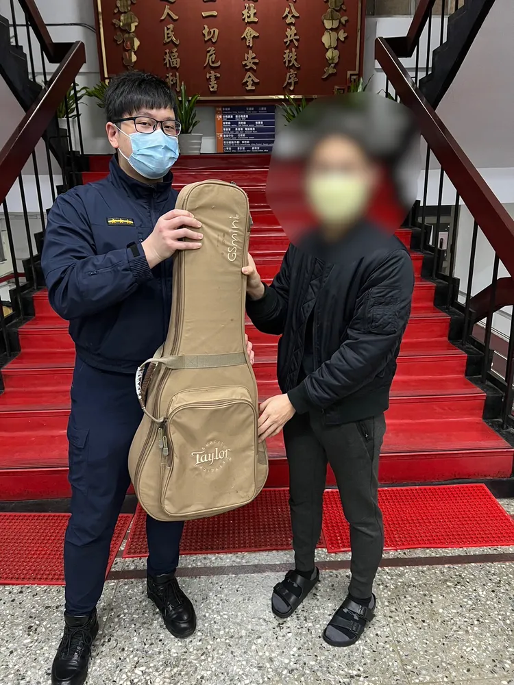 警方順利尋回失竊吉他。翻攝畫面