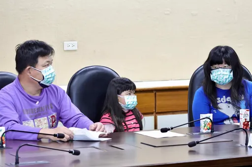 孩子肾脏异常3大警讯 尿液静置10分钟还有泡泡要小心