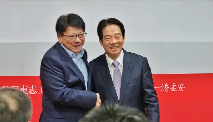 潘孟安(左)日前舉行新書發表會，賴清德(右)到場支持。資料照片