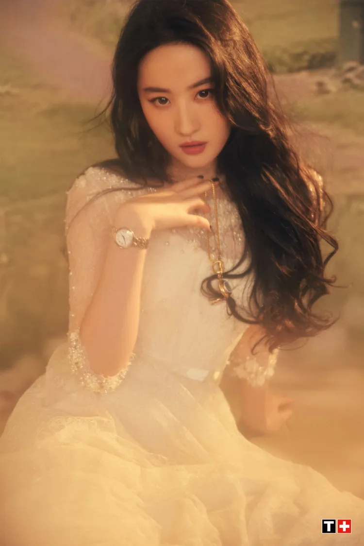 掌握豐富時尚資源的劉亦菲，代言瑞士天梭表長達8年之久。翻攝TISSOT微博