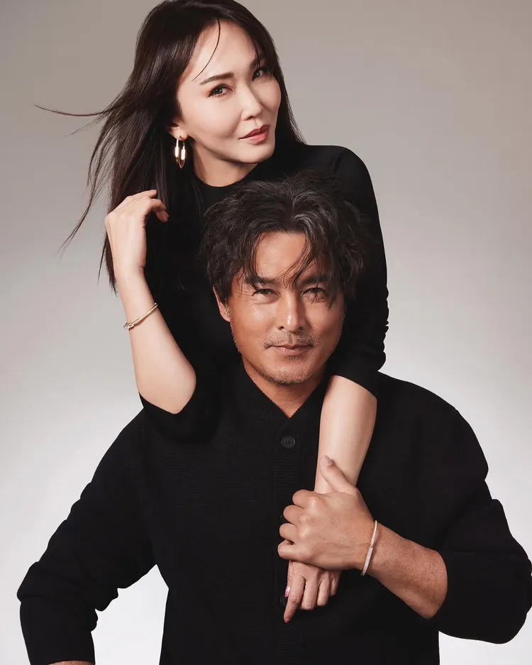 范文芳（後）和李銘順結婚14年依舊恩受。翻攝范文芳臉書