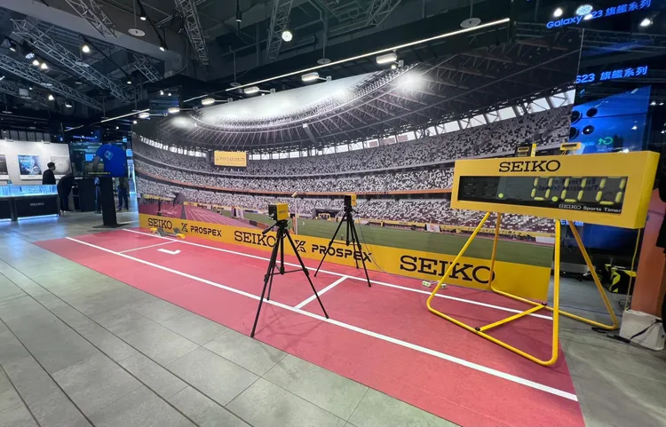 SEIKO在台舉辦的「Birth & Rebirth錶展」中，規劃了重現Usain Bolt寫下世界紀錄場景的「計時體驗區」。品牌提供