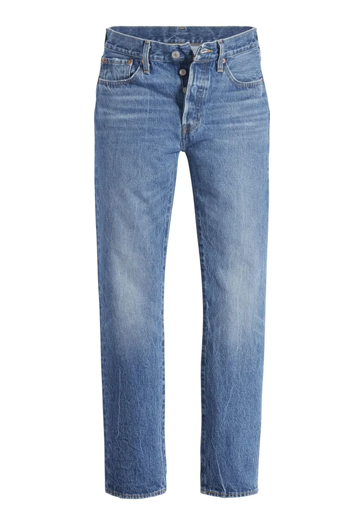 Levi’s 501丹寧褲於今年迎來150周年，其在潮流更迭下仍穩踞時尚的中心之位，並與時俱進以其與眾不同的原創力，影響著國際時尚及全球文化。Levi's 501 ‘90復刻丹寧褲，3990元。品牌提供