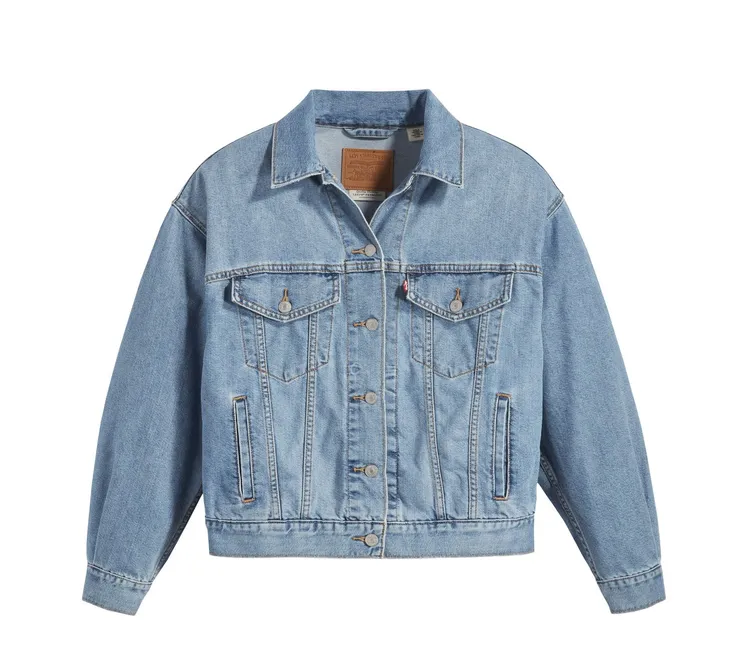復刻涼感丹寧外套，4390元。品牌提供
