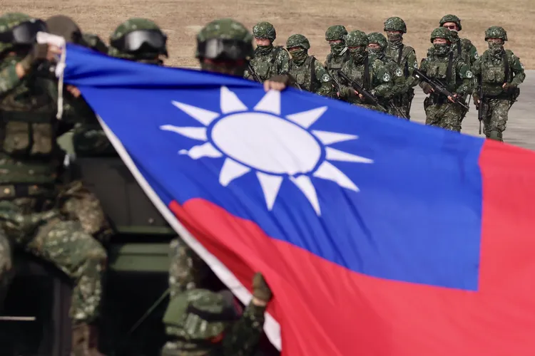 國防部認為外媒報導憑空杜撰，未經查證就以聳動標題汙衊官兵氣節、分化部隊團結。資料照 林林攝