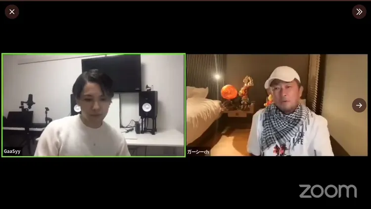 前小傑尼斯岡本カウアン（左）去年與爆料系議員東谷義和連線直播，大爆強尼喜多川的性醜聞。翻攝推特