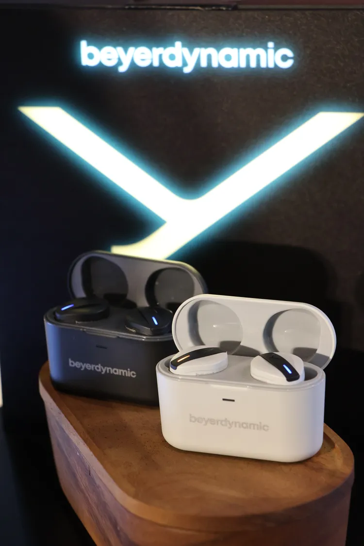 「beyerdynamic FreeBYRD」是拜雅首款無線藍芽耳機。鄭孟晃攝