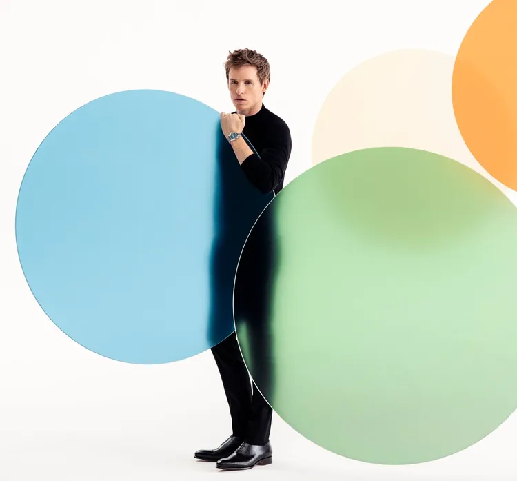 英國男星艾迪瑞德曼演繹歐米茄Aqua Terra Shades系列專屬宣傳廣告。品牌提供