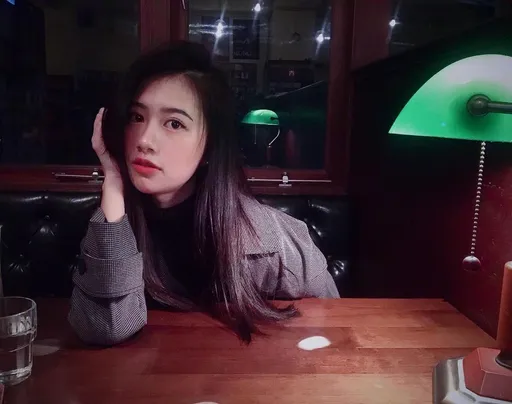 曾告藝人馨亞侵占高價工作服　這經紀人詐台商55萬被起訴