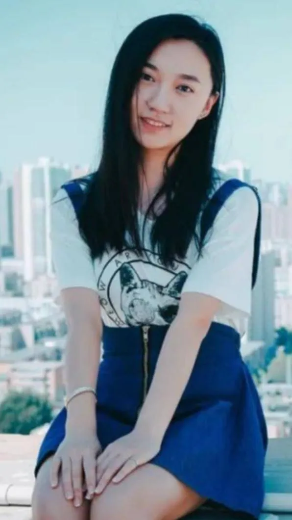 朱悅萌的便裝照。翻攝微博/朱悅萌