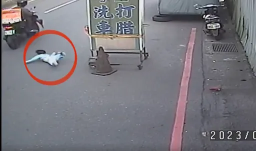 驚悚!三重幼童衝出馬路遭撞飛翻滾 畫面曝光網友罵「家長失職」太扯了